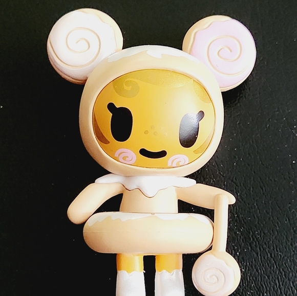 tokidoki donutella series 4 - cinnabella - Picture 2 of 2